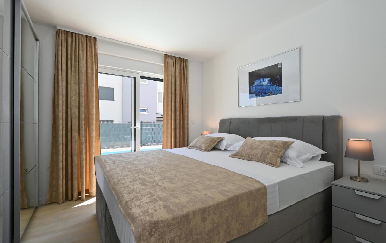Luxury Apartment Maravic With Private Pool Trogir Zewnętrze zdjęcie