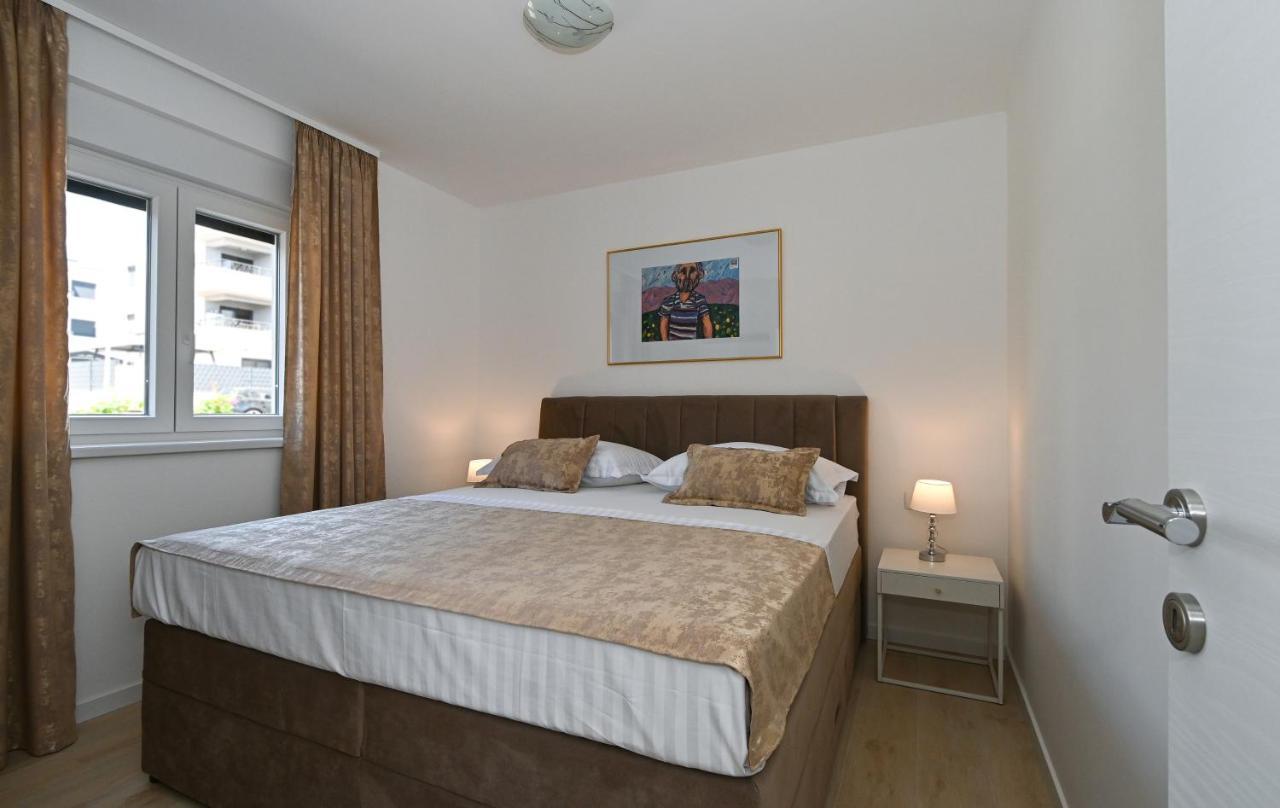Luxury Apartment Maravic With Private Pool Trogir Zewnętrze zdjęcie